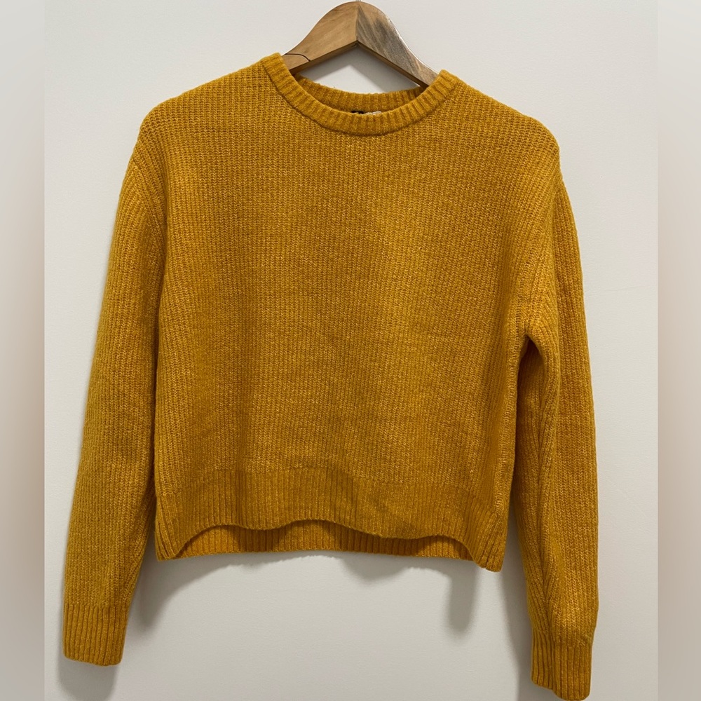 H&M Golden Crew Neck Sweater Size XS
